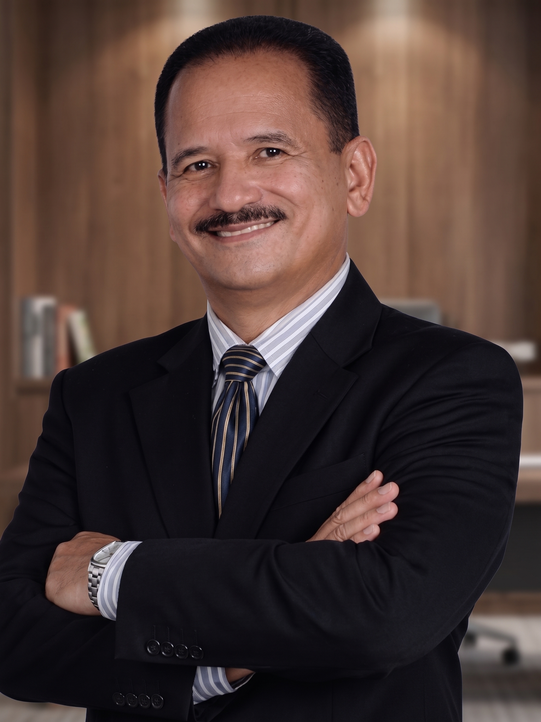 Leo L Napitupulu, S.H., M.Hum.
